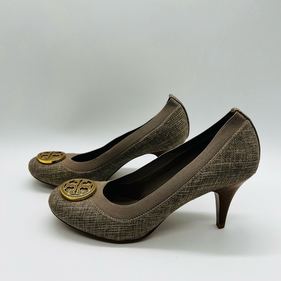 TORY BURCH 3” HEELS TAUPE & GOLD COLORS NICE CONDITION - Picture 2 of 10
